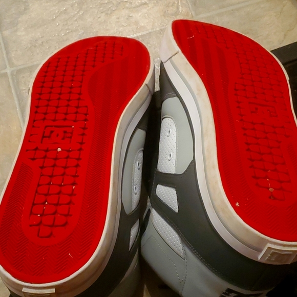 DC shoes size 12 red Grey and dark Grey clours - Picture 4 of 4
